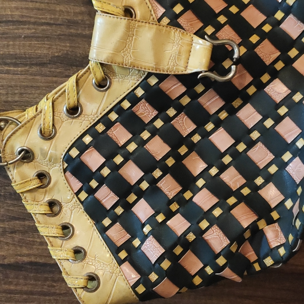 Checkers woven basket tote bag - Picture 6 of 11